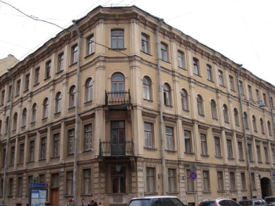 Дом, в котором находилась квартира Достоевского. Ныне здесь музей. Санкт-Петербург, Кузнечный переулок, 5/2.