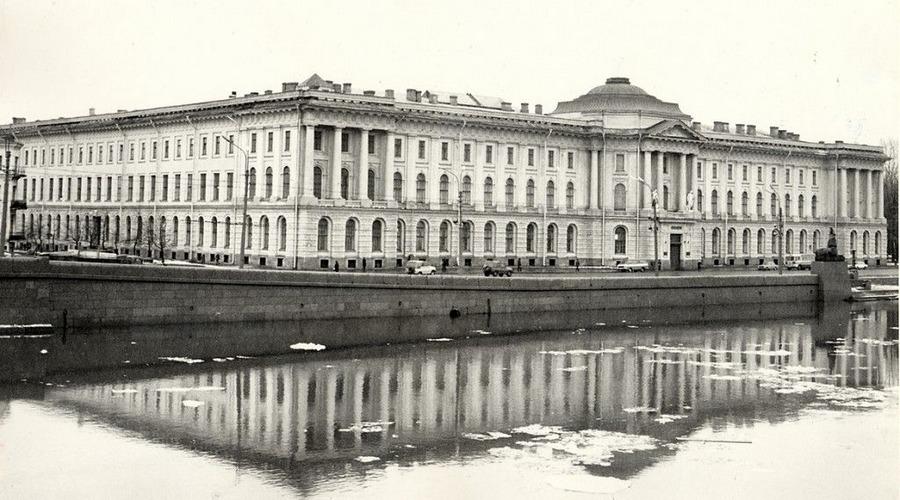 1863–1880 годы. Здание Академии художеств в Санкт-Петербурге 1863–1880 годы. Здание Академии художеств в Санкт-Петербурге