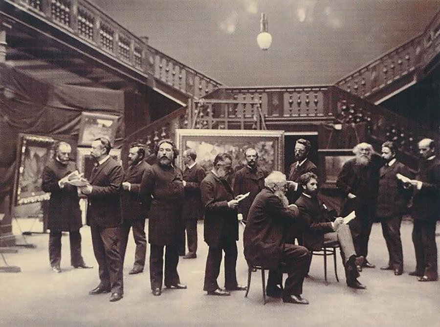 1894 год. А.И. Куинджи и Н.Н. Ге на выставке передвижников