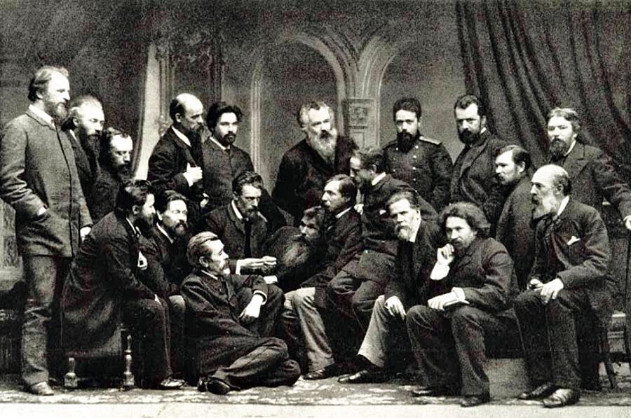 Группа членов Товарищества передвижных художественных выставок (1886 год).